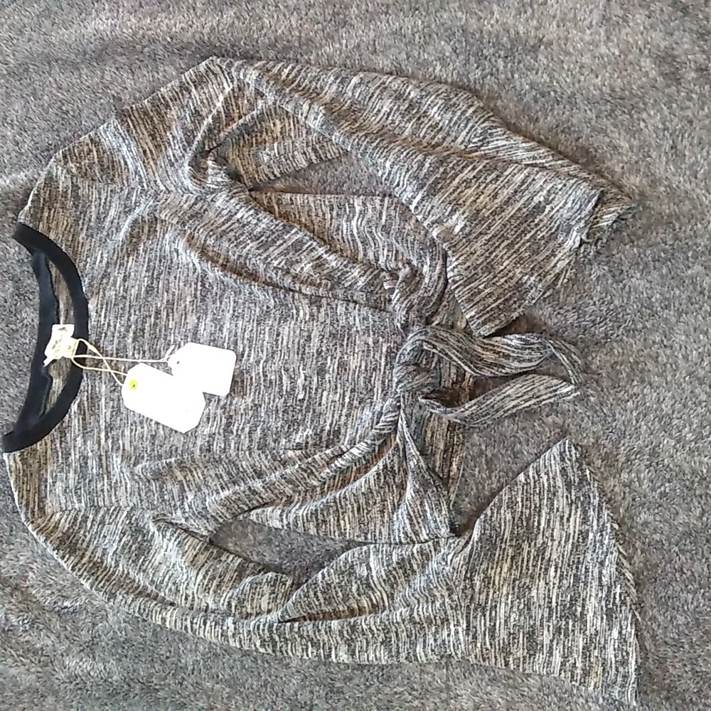 Love riche heathered bell sleeve front knot top